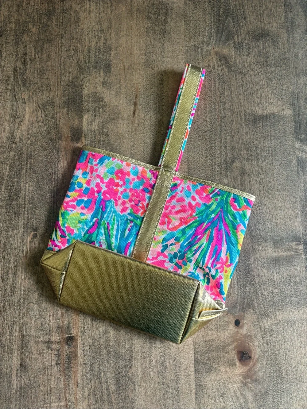 NWOT Lilly Pulitzer Gold Wine Tote Bag in Fan Sea Pants